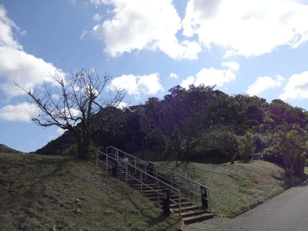 Motobu Green Park And Golf Course Exterior photo